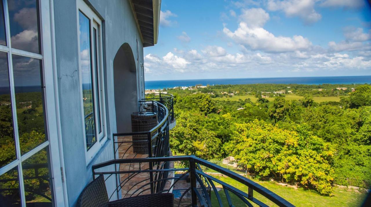 Runaway To Tranquility, Overlooking The Bay Runaway Bay Extérieur photo