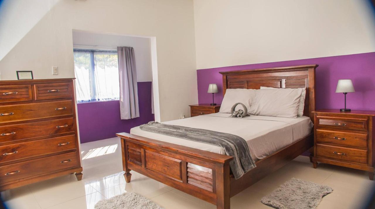 Runaway To Tranquility, Overlooking The Bay Runaway Bay Extérieur photo